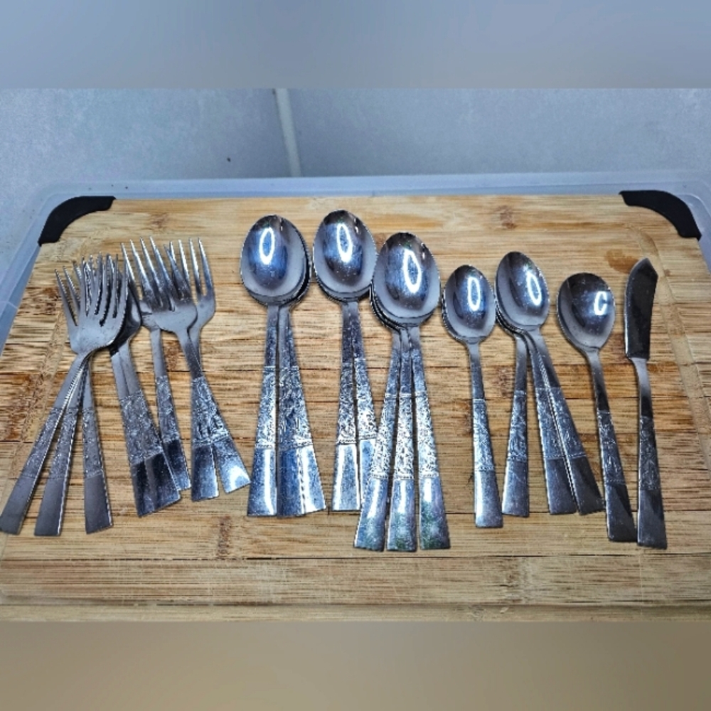 22 Piece Stainless Steel Vintage Cutlery Forks and Spoons